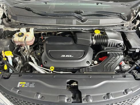 Used 2017 Chrysler Pacifica Limited FWD image 27