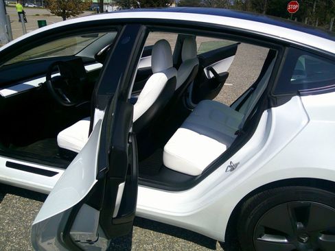 Used 2021 Tesla Model 3 Long Range image 37