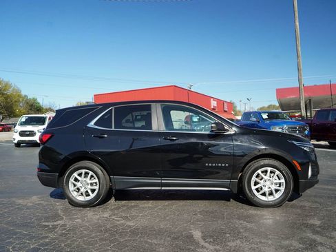 Used 2023 Chevrolet Equinox LT w/ Driver Convenience Package image 2