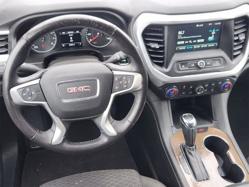 Used 2018 GMC Acadia SLE image 25