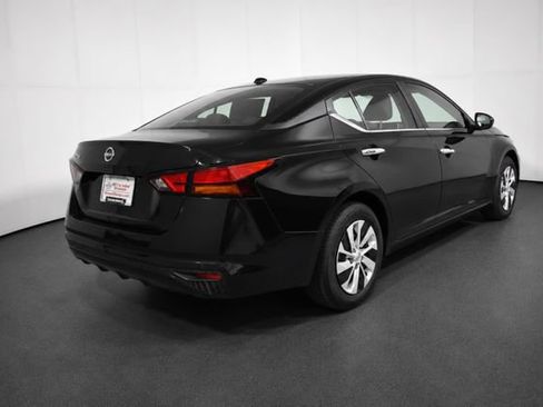 Certified 2025 Nissan Altima 2.5 S FWD image 4
