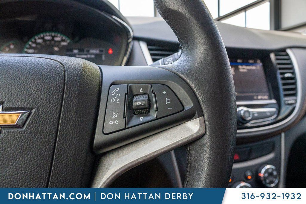 Used 2022 Chevrolet Trax LT w/ Sport Edition FWD image 13