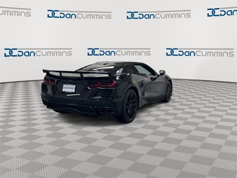 Used 2025 Chevrolet Corvette Stingray Coupe w/ Z51 Performance Package image 8