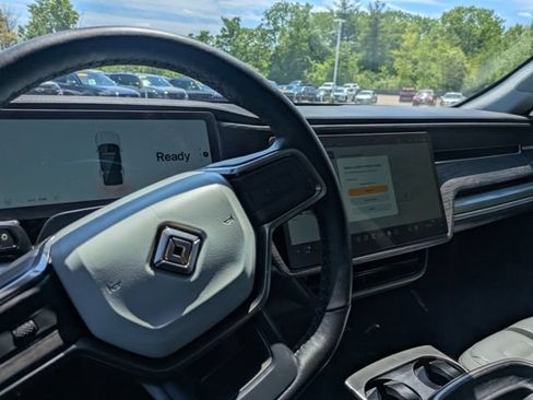 Used 2025 Rivian R1S Adventure AWD/4WD image 29