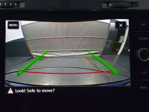 Used 2019 Volkswagen e-Golf SE w/ Driver Assistance Package image 12