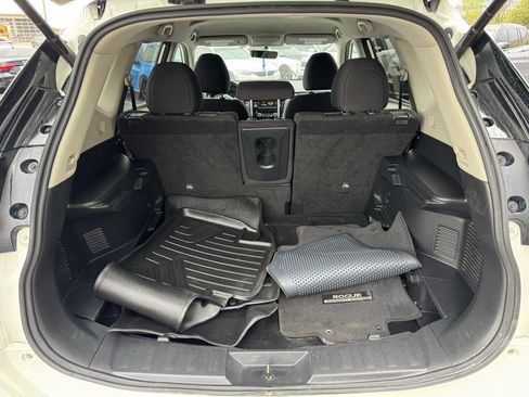 Used 2018 Nissan Rogue SV w/ Premium Package image 44