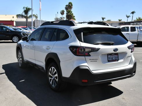 Used 2023 Subaru Outback Premium AWD/4WD image 6