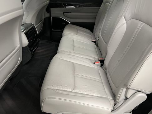 Used 2022 Jeep Wagoneer Series II image 50