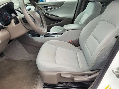 Used 2021 Chevrolet Malibu LS FWD image 17