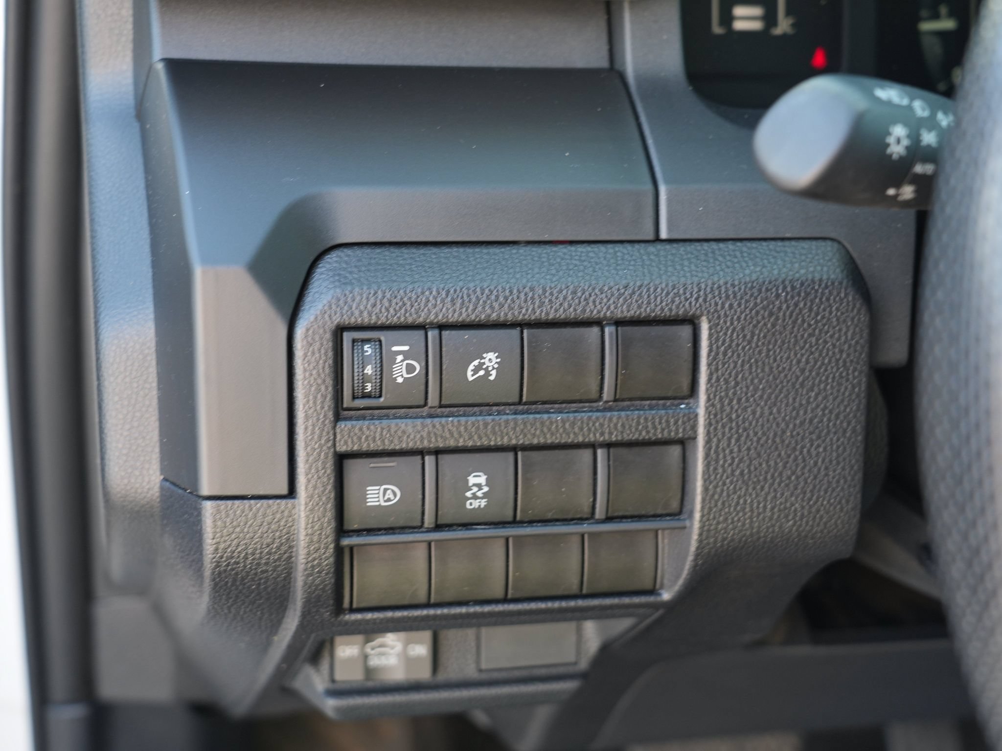 Used 2025 Toyota Tacoma SR RWD image 16