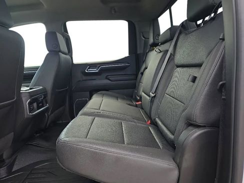 Used 2023 GMC Sierra 1500 SLT w/ SLT Premium Plus Package AWD/4WD image 17