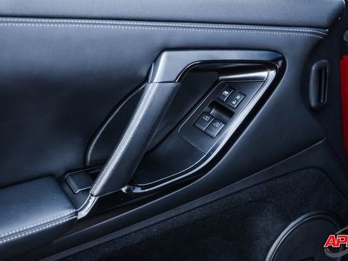 Used 2014 Nissan GT-R Premium image 67