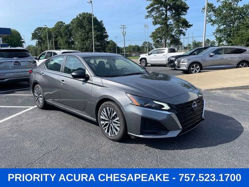 Used 2025 Nissan Altima 2.5 SV FWD image 6
