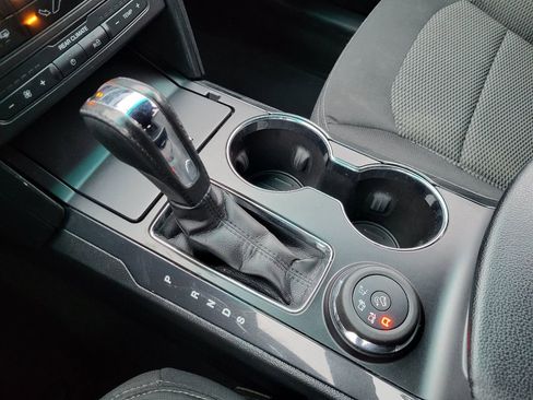 Used 2016 Ford Explorer XLT image 35