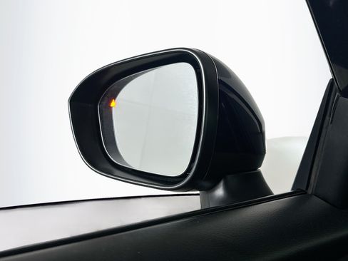 Used 2024 Nissan Rogue SV AWD/4WD image 16