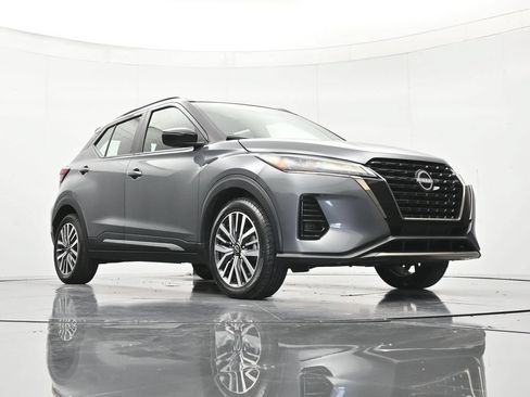 Certified 2024 Nissan Kicks SR FWD image 38