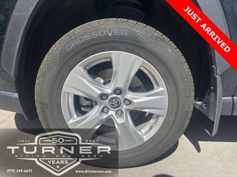 Used 2021 Toyota RAV4 XLE w/ Convenience Package AWD/4WD image 3