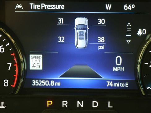 Used 2023 Ford Explorer XLT w/ Equipment Group 202A AWD/4WD image 18