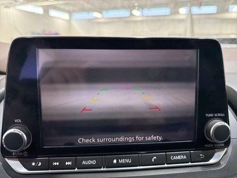 Used 2023 Nissan Rogue SV FWD image 21
