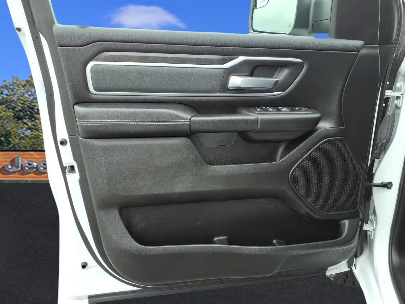 Used 2022 RAM 1500 Big Horn AWD/4WD image 10