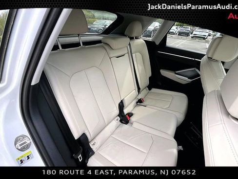 Used 2023 Audi Q3 2.0T Premium w/ Convenience Package AWD/4WD image 19