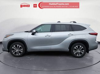 Used 2021 Toyota Highlander XLE AWD/4WD video 2