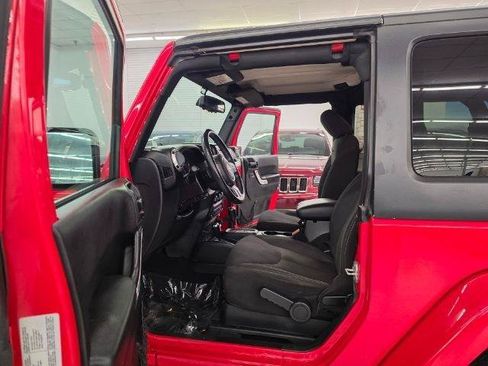 Used 2015 Jeep Wrangler Sahara AWD/4WD image 8