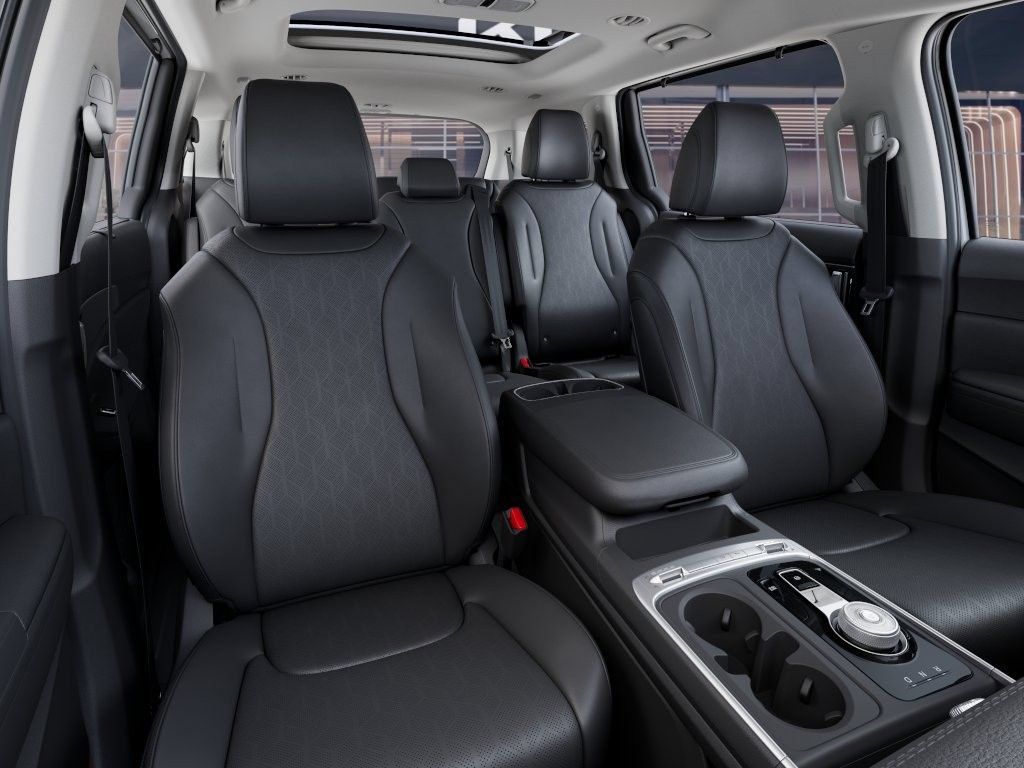 New 2027 Kia Carnival SX w/ Dark Edition Package FWD image 16