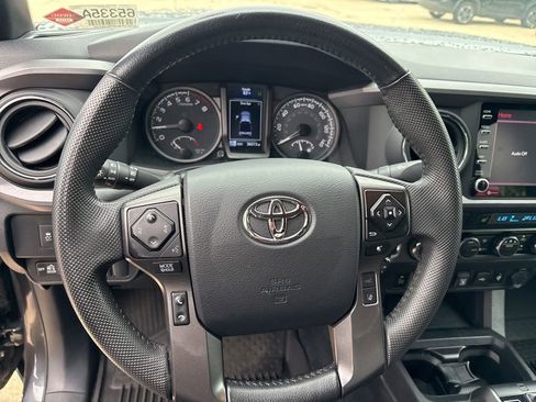 Used 2023 Toyota Tacoma TRD Off-Road w/ TRD Premium Off Road Package AWD/4WD image 16