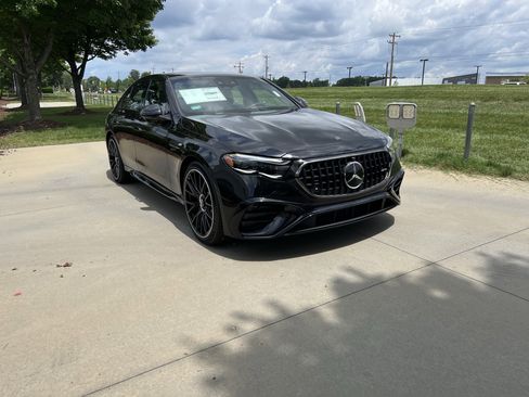 New 2026 Mercedes-Benz E 53 AMG e 4MATIC Sedan image 2