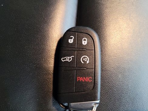 Used 2018 Jeep Grand Cherokee Limited AWD/4WD image 32