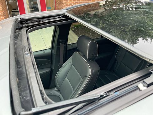 Used 2023 Chevrolet Traverse Premier w/ Redline Edition image 23