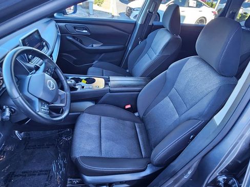 Certified 2025 Nissan Rogue SV image 15