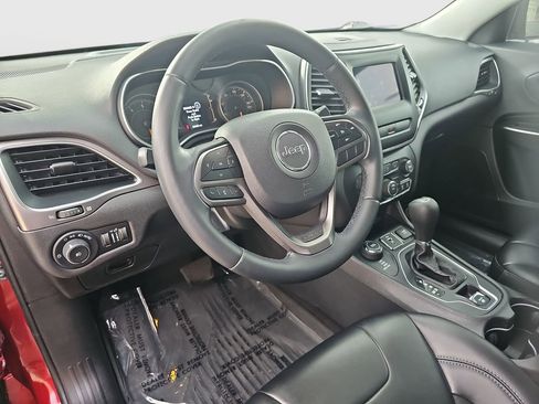 Used 2019 Jeep Cherokee Latitude Plus image 9