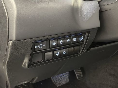 Used 2022 Toyota Tundra Platinum AWD/4WD image 13