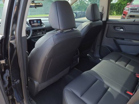 Certified 2024 Nissan Rogue SV w/ SV Premium Package FWD image 10