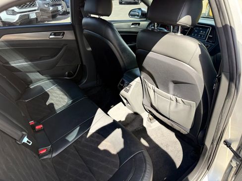 Used 2018 Hyundai Sonata Sport w/ Tech Package 05 FWD image 18