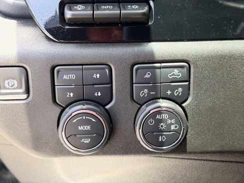 Used 2024 Chevrolet Silverado 2500 High Country w/ High Country Premium Package AWD/4WD image 29