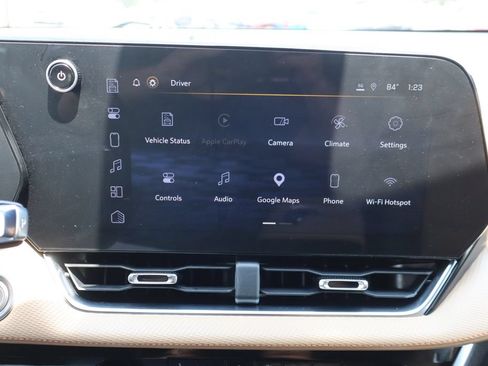 Used 2025 Chevrolet Equinox ACTIV w/ Safety and Technology Package FWD image 11
