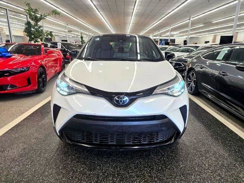 Used 2021 Toyota C-HR LE image 2
