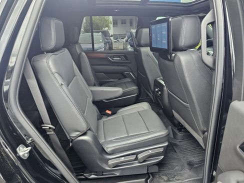 Used 2025 GMC Yukon Denali w/ Denali Reserve Package AWD/4WD image 29