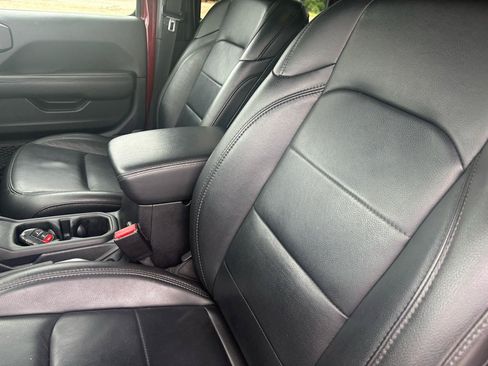 Used 2021 Jeep Wrangler Unlimited Sahara AWD/4WD image 16