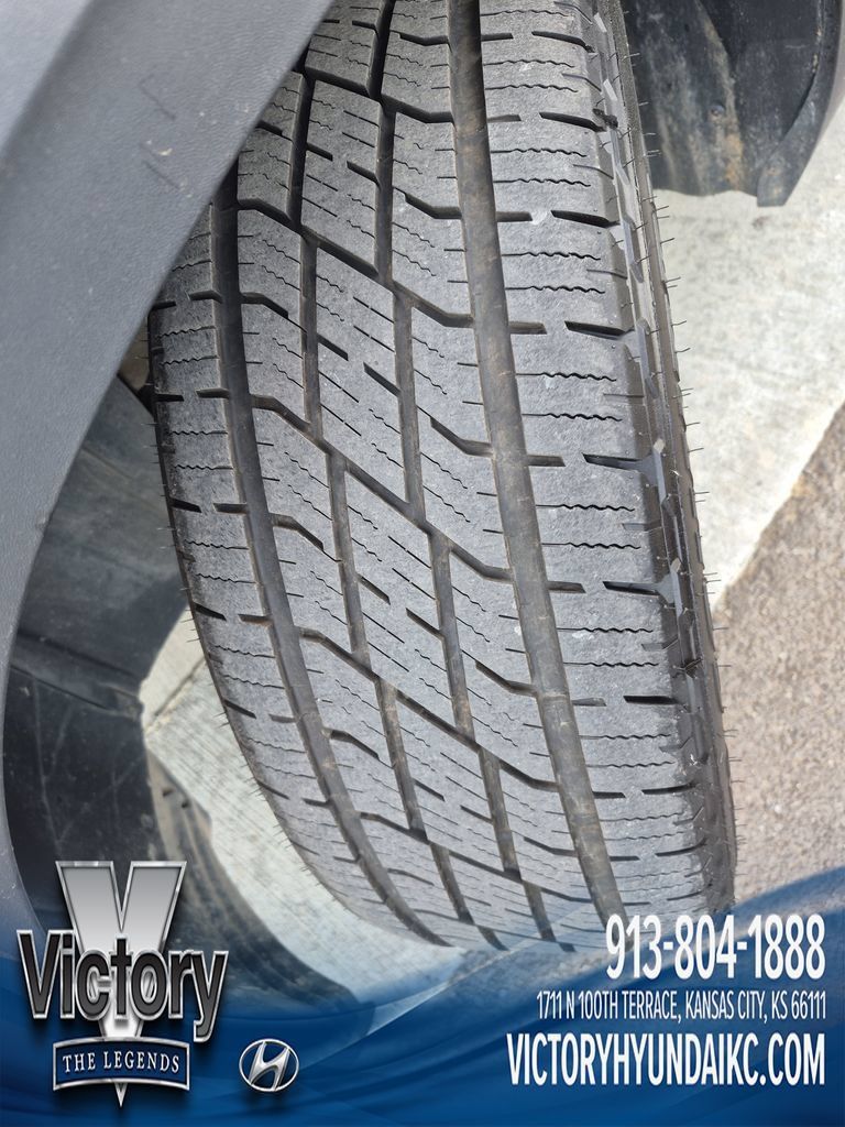 Used 2024 Volkswagen Atlas SEL AWD/4WD image 28