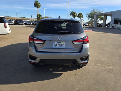 Used 2022 Mitsubishi Outlander Sport SE image 4