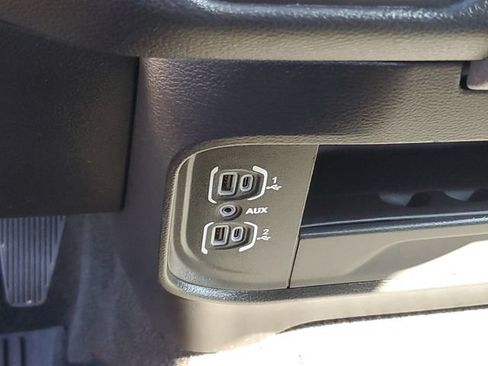 Used 2023 RAM 3500 Big Horn AWD/4WD image 22