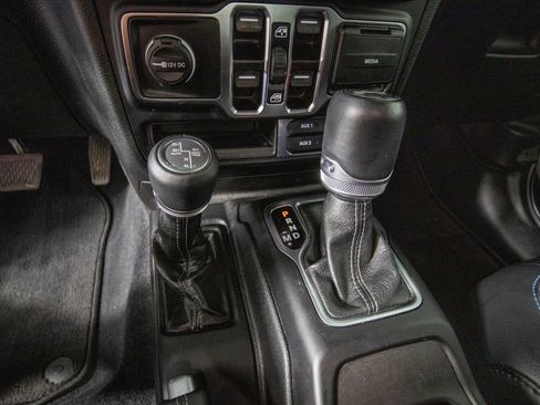 Used 2024 Jeep Wrangler High Altitude AWD/4WD image 23