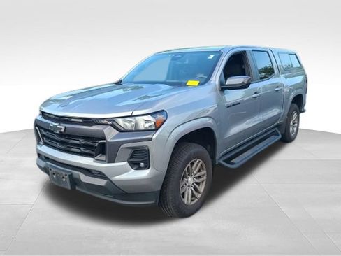 Used 2023 Chevrolet Colorado LT w/ LT Convenience Package II AWD/4WD image 7