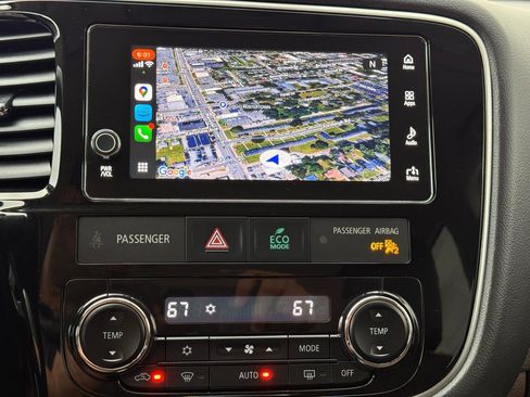 Used 2018 Mitsubishi Outlander SEL image 13