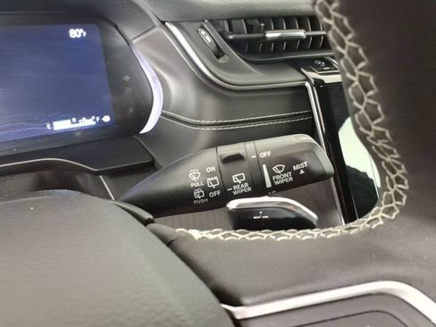 Used 2024 Jeep Grand Cherokee Laredo w/ Luxury Tech Group I AWD/4WD image 26
