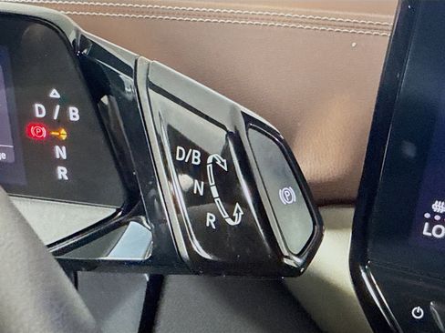 Used 2023 Volkswagen ID.4 Pro image 20